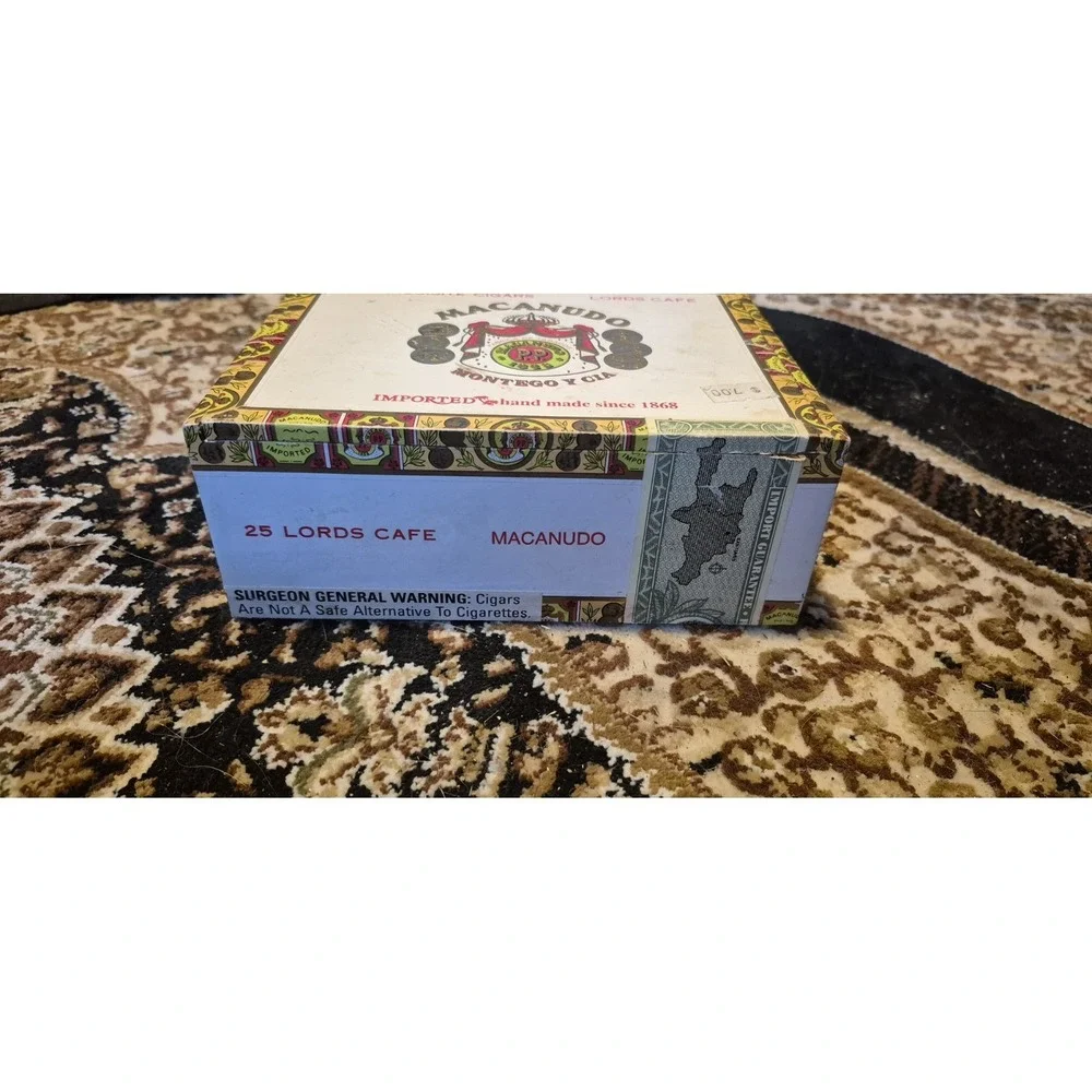 Macanudo‎ Lords Cafe EMPTY Wooden Cigar Box 25 Count Display